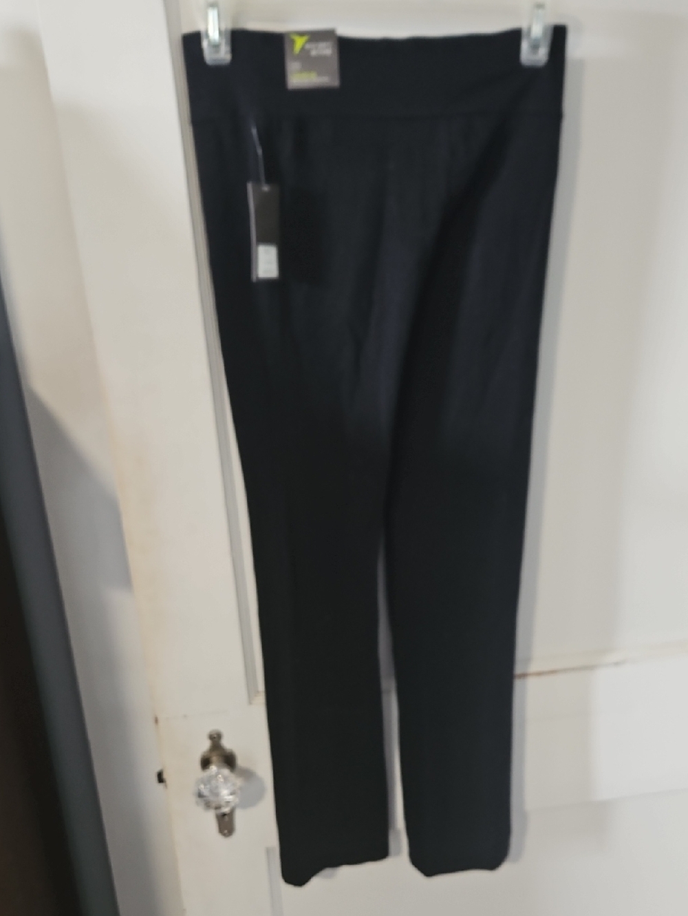 NWT Women’s Old Navy Active Black Straight-Leggings